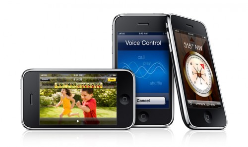 iPhone 3GS: GPS, bússola, camera para fotos e vídeos, reproduz música, filmes, navega na internet, e também é um telefone celular. Apenas tenha cuidado: não é a prova d'água